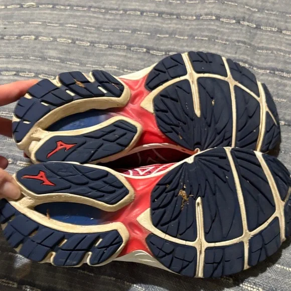 Women’s Mizuno Red and Blue Athletic Shoes - Picture 5 of 5